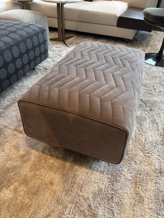 Image 1 of Minotti Quincy Pouf Showroommodel Nu In De Aanbieding