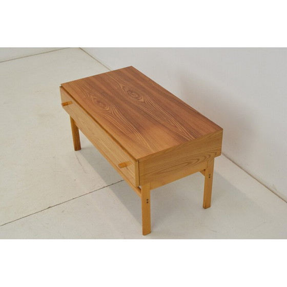 Image 1 of Vintage houten bureau met laden van Jitona, Tsjecho-Slowakije 1970