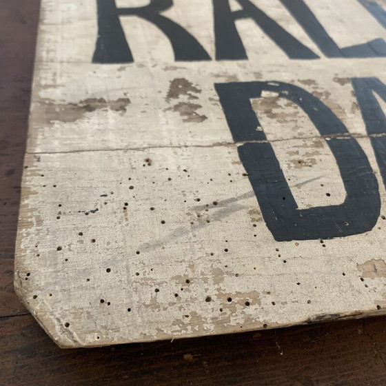 Image 1 of Vintage houten bord "vertraag gevaar