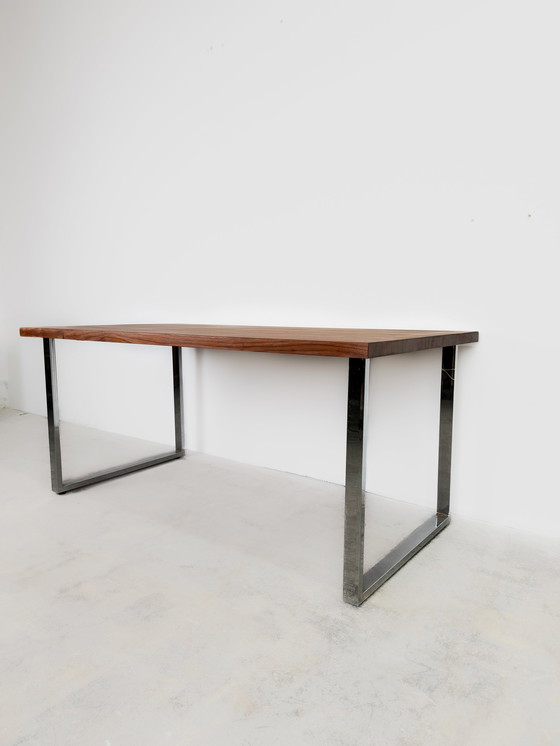 Image 1 of Massief teakhouten tafel met verchroomd frame