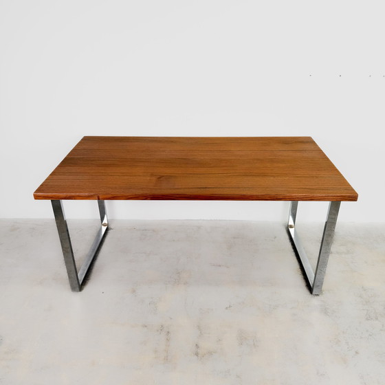 Image 1 of Massief teakhouten tafel met verchroomd frame