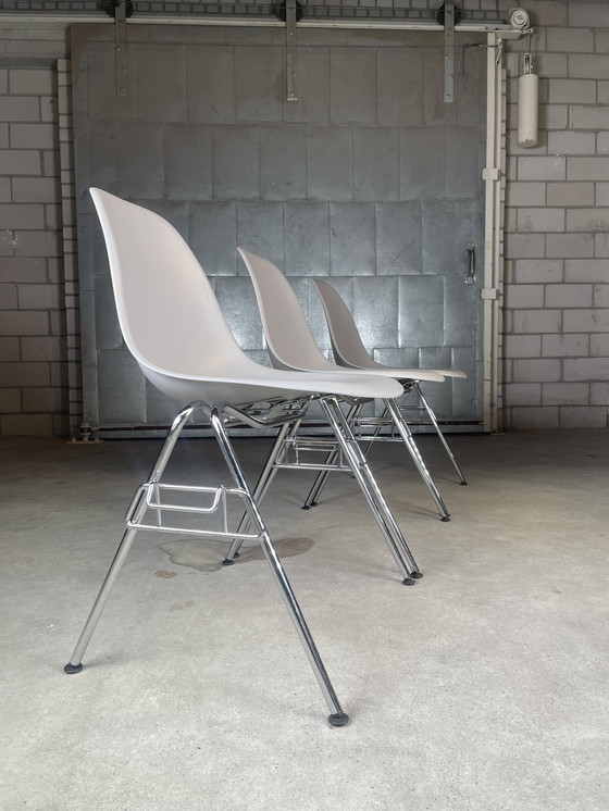 Image 1 of 6x Vitra Eames DSS chair