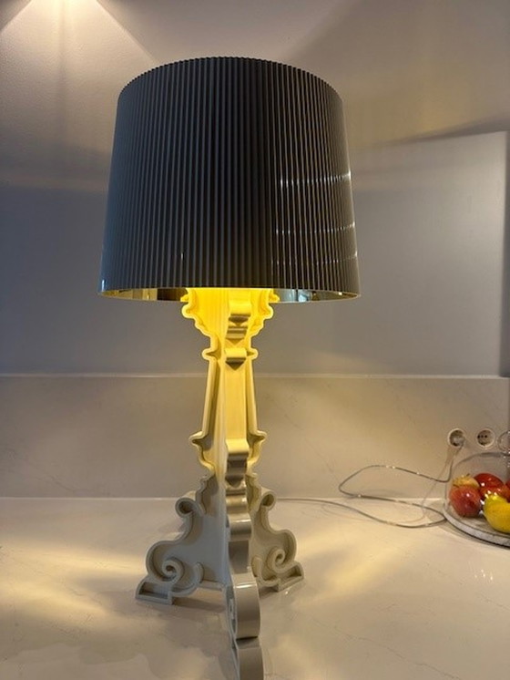 Image 1 of Kartell Bourgie Lamp wit met vergulde binnenkant