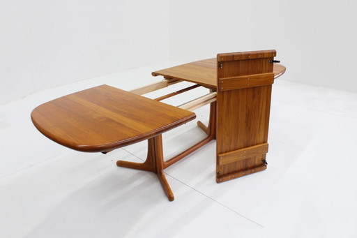 Vintage deense ovalen uitschuifbare eettafel 