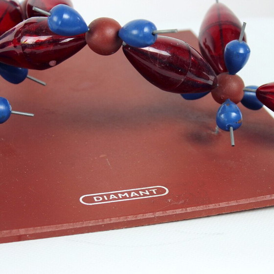 Image 1 of Vintage diamanten plastic schoolmodel, Tsjecho-Slowakije 1960