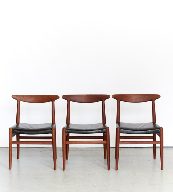 Image 1 of Hans J. Wegner eetkamerstoel W2 voor CMMadsen I set van drie