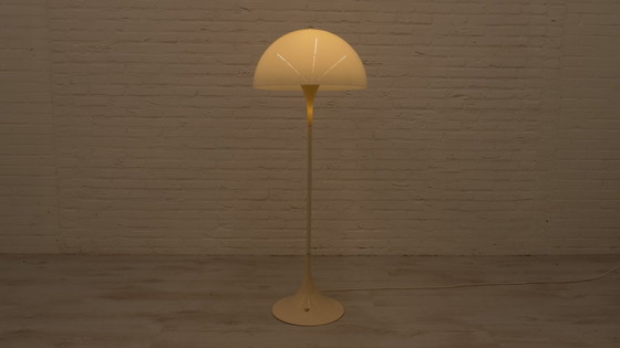 Image 1 of Vintage Vloerlamp | Louis Poulsen | Panthella | Verner Panton