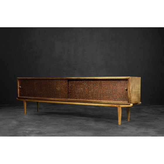 Image 1 of Vintage berkenhouten dressoir met koperreliëf, 1960