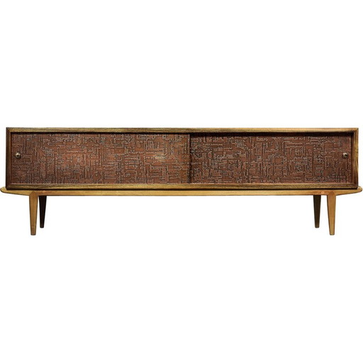 Vintage berkenhouten dressoir met koperreliëf, 1960