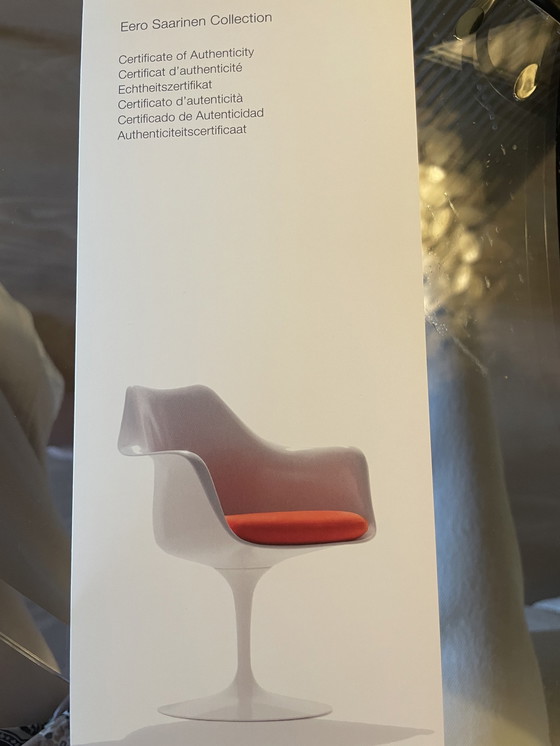 Image 1 of Knoll Saarinen Conference Chair met armleuningen