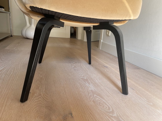 Image 1 of Knoll Saarinen Conference Chair met armleuningen