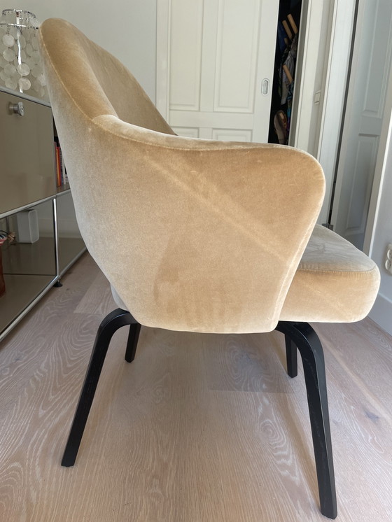 Image 1 of Knoll Saarinen Conference Chair met armleuningen