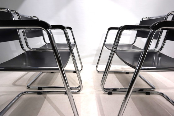 Image 1 of Set van 4 vrijdragende Bauhaus eetkamerstoelen, 1980