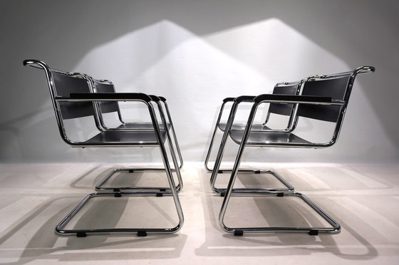 Image 1 of Set van 4 vrijdragende Bauhaus eetkamerstoelen, 1980