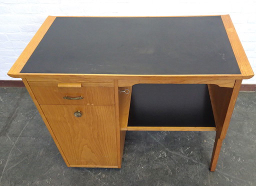  Vintage Bureau Op Wielen - Duitsland