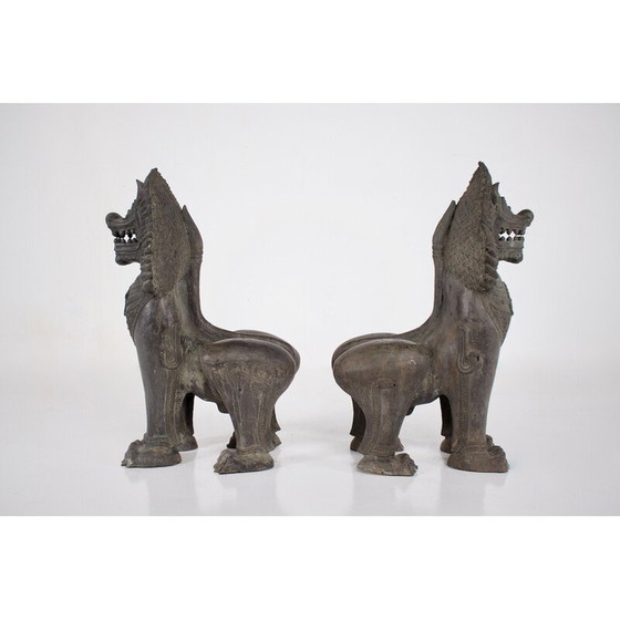 Image 1 of Paar vintage bronzen "Singha" tempel bescherm leeuwen, Thailand