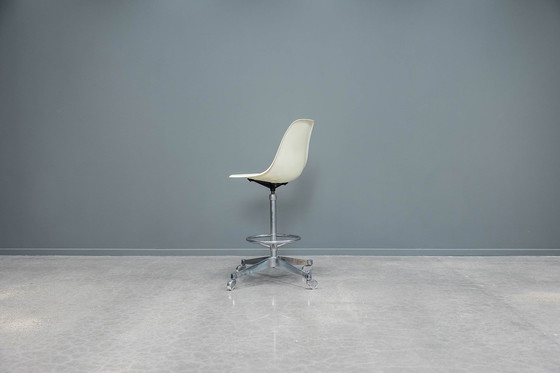 Image 1 of Herman Miller Eames Tekenkruk