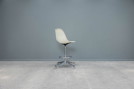 Image 1 of Herman Miller Eames Tekenkruk