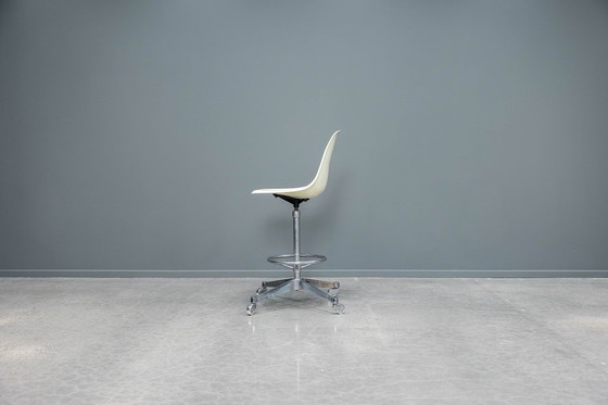 Image 1 of Herman Miller Eames Tekenkruk