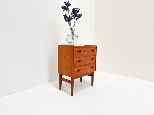 Commode met teakfineer uit Mid Century