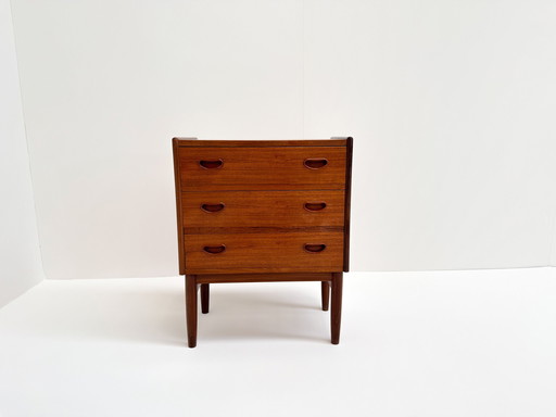 Commode met teakfineer uit Mid Century