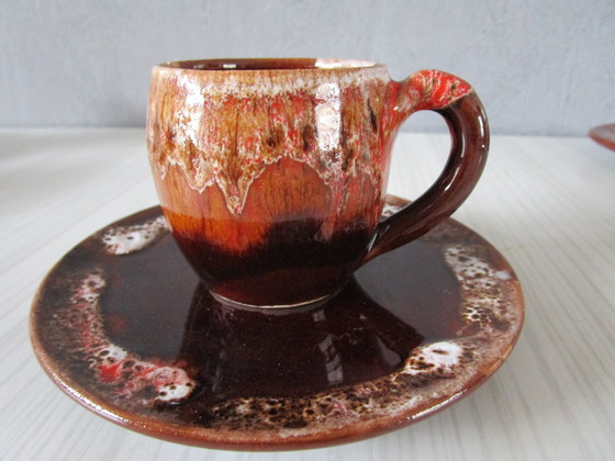 Image 1 of Vallauris Koffieservies - Rood Roze En Bruin Geëmailleerd Terracotta (Circa 1950)