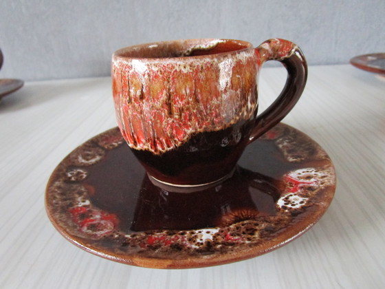 Image 1 of Vallauris Koffieservies - Rood Roze En Bruin Geëmailleerd Terracotta (Circa 1950)