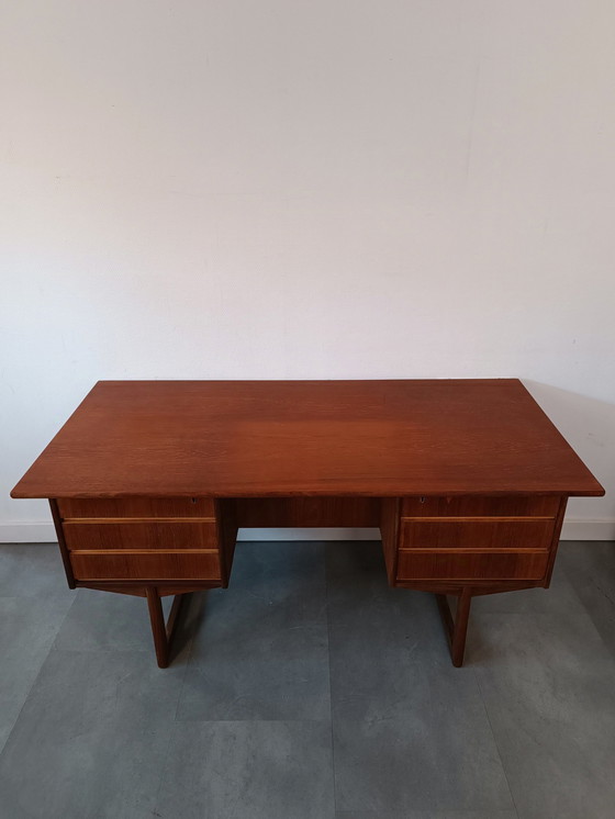 Image 1 of Vintage Deens Directiebureau In Teak