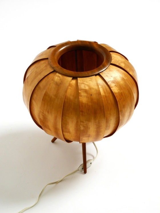 Image 1 of Grote Tsjechische houtfineer driepootlamp uit 1960 van Stanislav Kučera voor Úluv