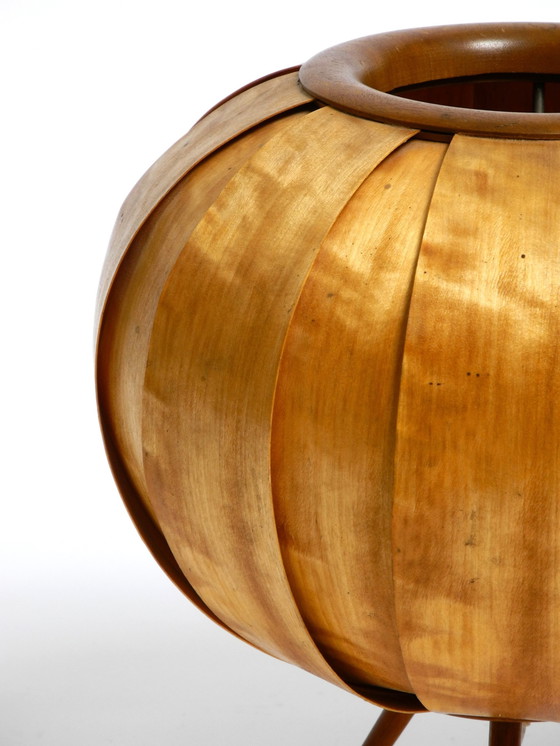 Image 1 of Grote Tsjechische houtfineer driepootlamp uit 1960 van Stanislav Kučera voor Úluv