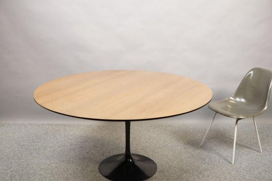 Image 1 of Eero Saarinen voor Knoll International eettafel