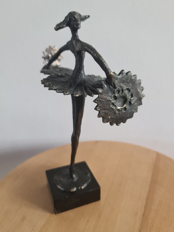 Image 1 of Danseres Met Waaiers Van Corry Ammerlaan