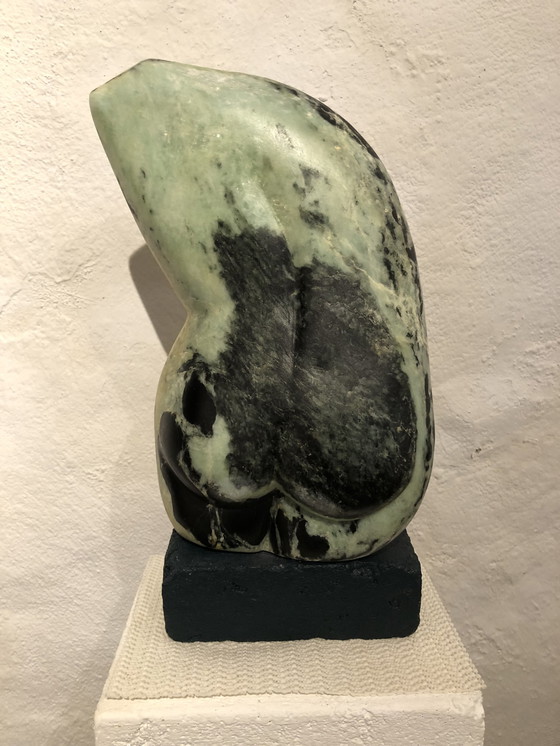 Image 1 of Margo Ellen-  Vrouwen torso. Beeld met stenen sokkel.