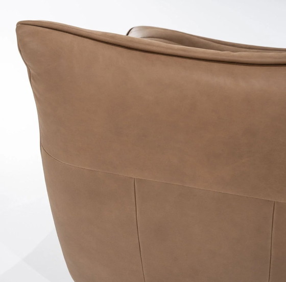 Image 1 of Eleonora Draaibare Fauteuil Matthew Leder – Bruin