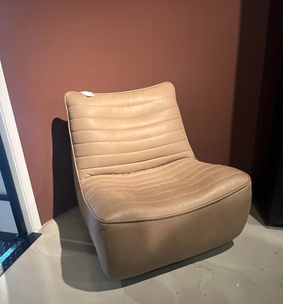 Image 1 of Eleonora Draaibare Fauteuil Matthew Leder – Bruin