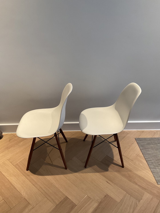 Image 1 of 2x Eames Shell Stoelen