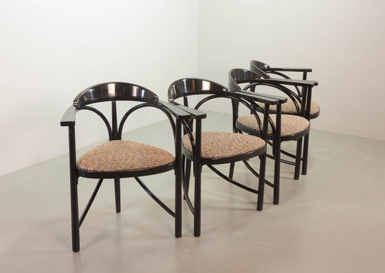 Image 1 of Zwart gelakte Thonet Triangle eetkamerstoelen (Model 87) met veelkleurige stoffen bekleding, set van 4. Duitsland, jaren 1980