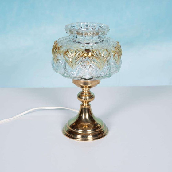 Image 1 of Vintage glazen 60s schemerlamp messing, Swedish glass lamp