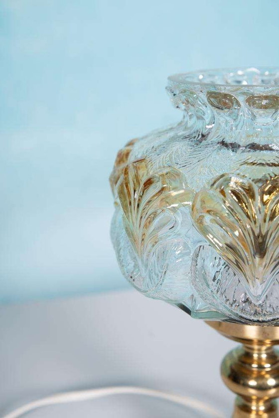 Image 1 of Vintage glazen 60s schemerlamp messing, Swedish glass lamp