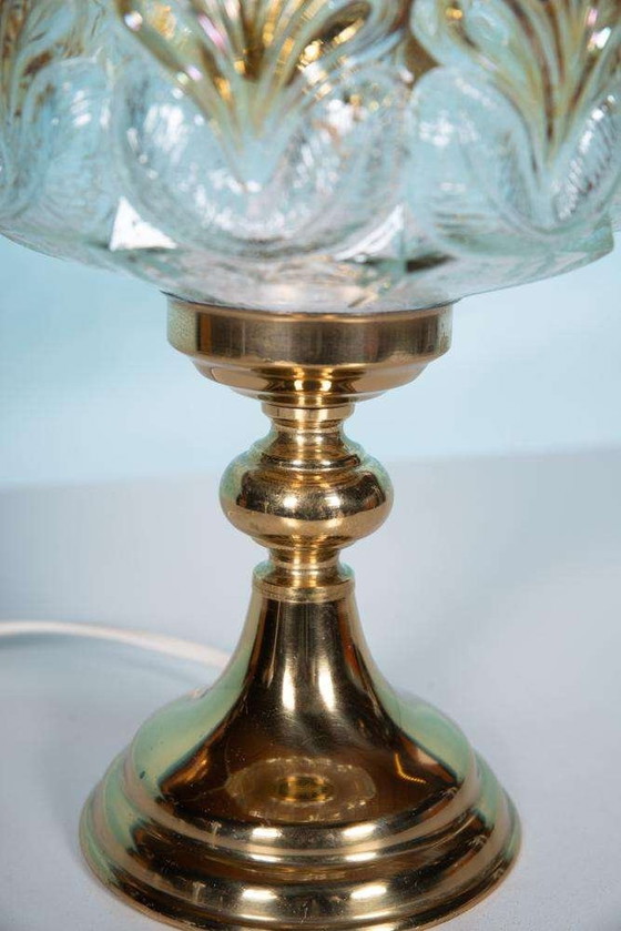 Image 1 of Vintage glazen 60s schemerlamp messing, Swedish glass lamp