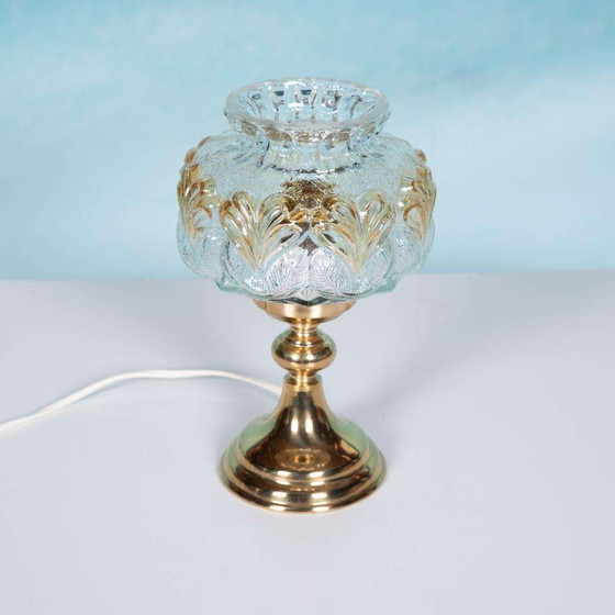 Image 1 of Vintage glazen 60s schemerlamp messing, Swedish glass lamp