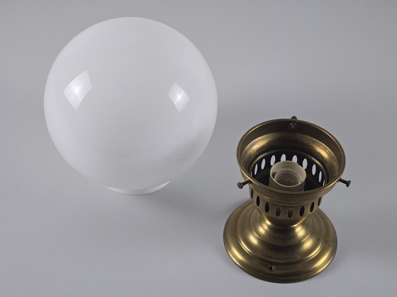 Image 1 of 1980S Art-Deco Revival Plafondlamp met messing basis en opaline glazen bolkap.