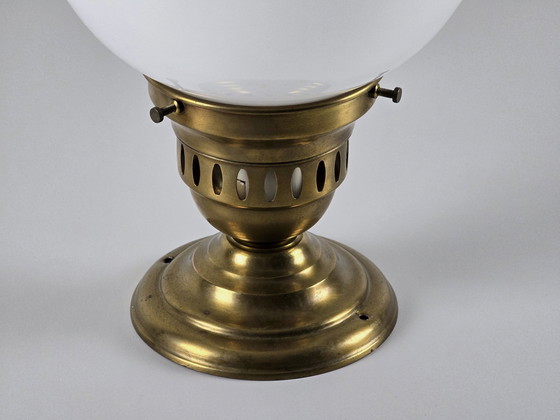 Image 1 of 1980S Art-Deco Revival Plafondlamp met messing basis en opaline glazen bolkap.