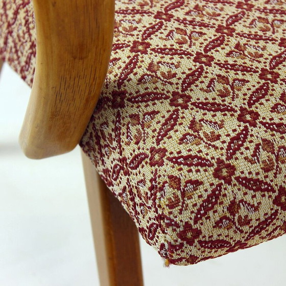 Image 1 of Vintage fauteuil met gladde houten armen van Ton, Tsjechië 1960