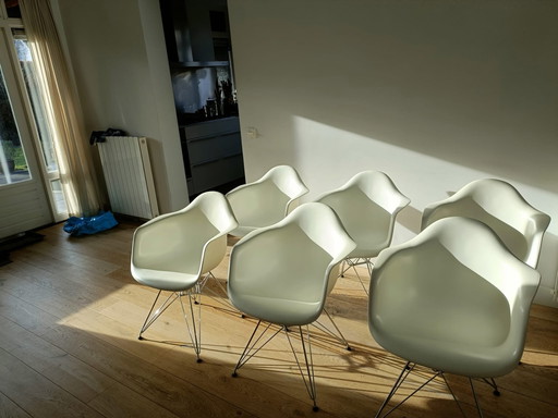 6x Vitra Eames Dar Eetkamerstoel