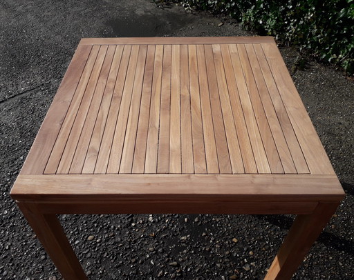 Teakhouten tuintafel 90x90x77(h)cm