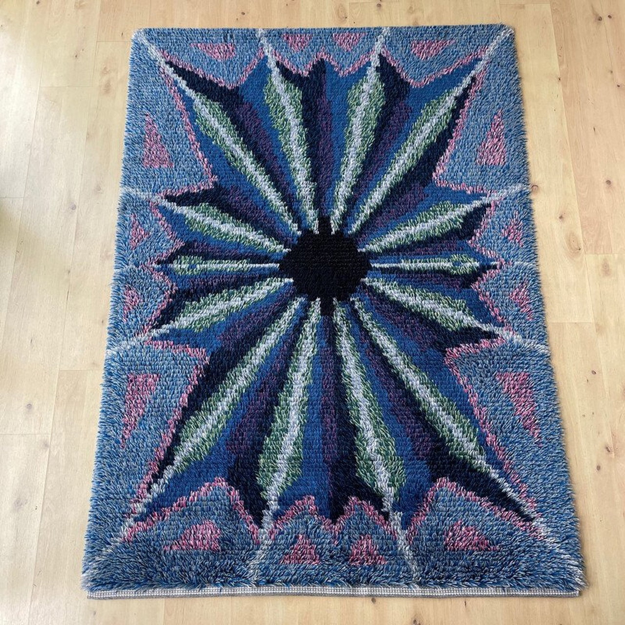 Scandinavisch vintage wollen vloerkleed Rya, Zweden 1960 | €1,550