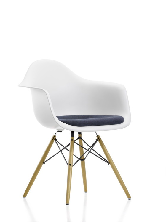 Image 1 of 3x Vitra Eames Plastic Armchair