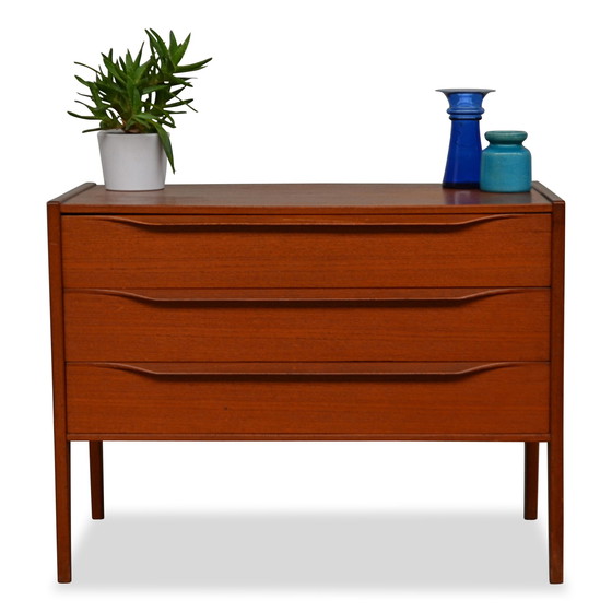 Image 1 of Vintage Deense stijl teak ladekastje