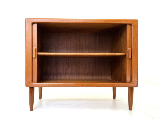 Image 1 of Dyrlund sideboard jaren ‘70